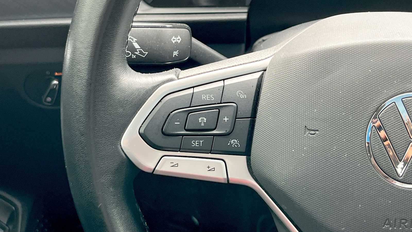 Thumbnail: 2023 Volkswagen Jetta - 38