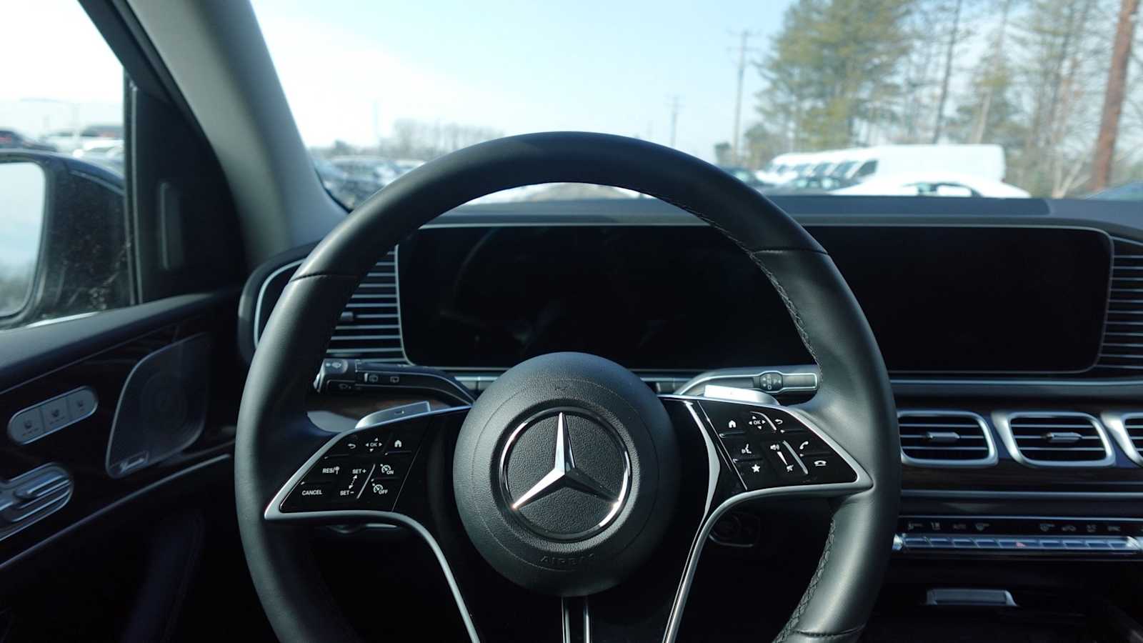 Thumbnail: 2026 Mercedes-Benz GLE - 22