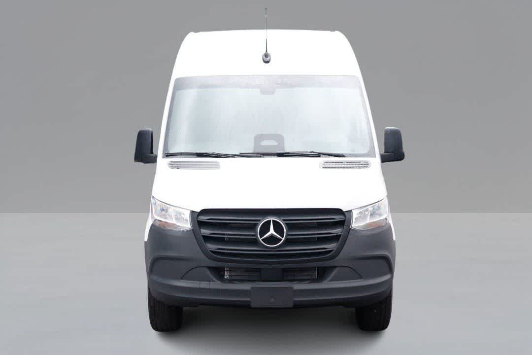 Thumbnail: 2025 Mercedes-Benz Sprinter - 2