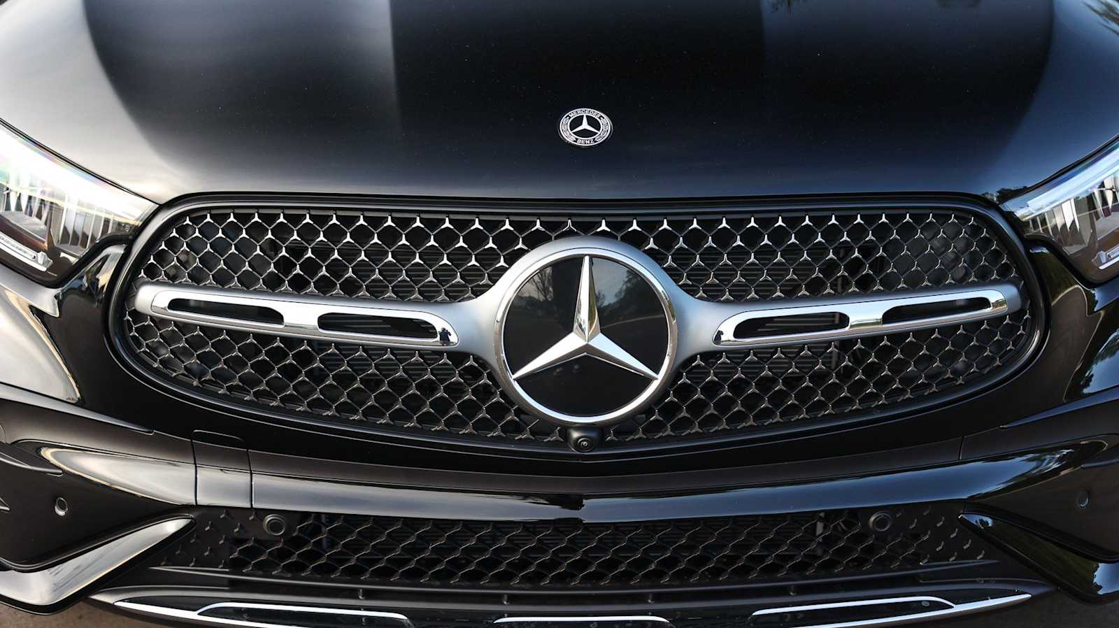 Thumbnail: 2026 Mercedes-Benz GLC - 10