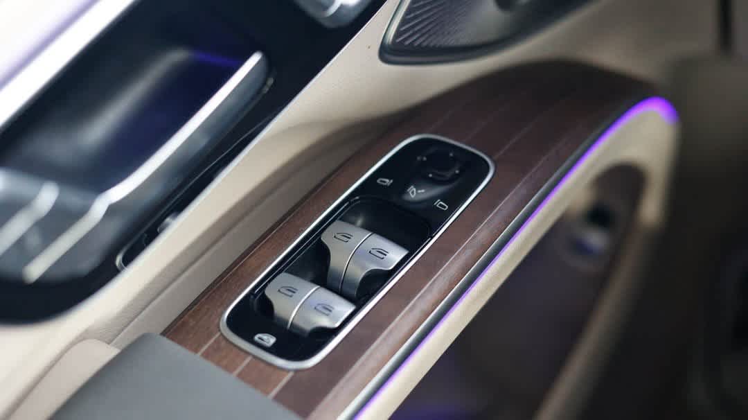 Thumbnail: 2023 Mercedes-Benz EQS - 27