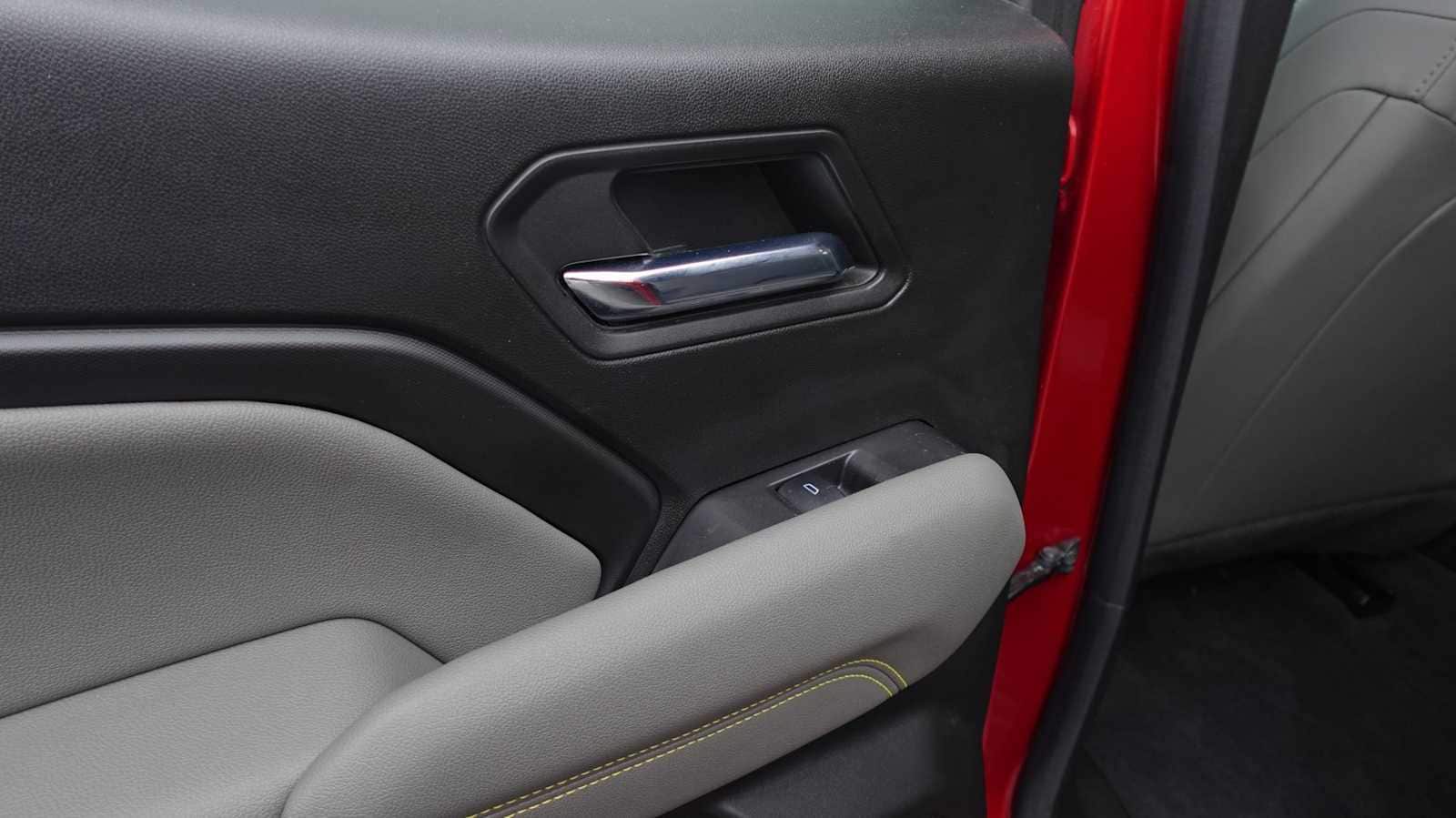 Thumbnail: 2024 Chevrolet Colorado - 36