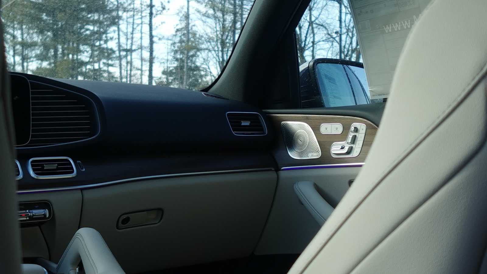 Thumbnail: 2026 Mercedes-Benz GLE - 32