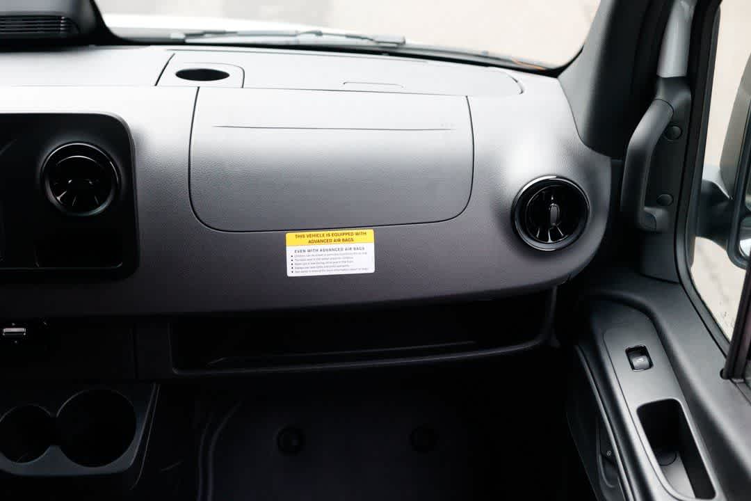 Thumbnail: 2025 Mercedes-Benz Sprinter - 27