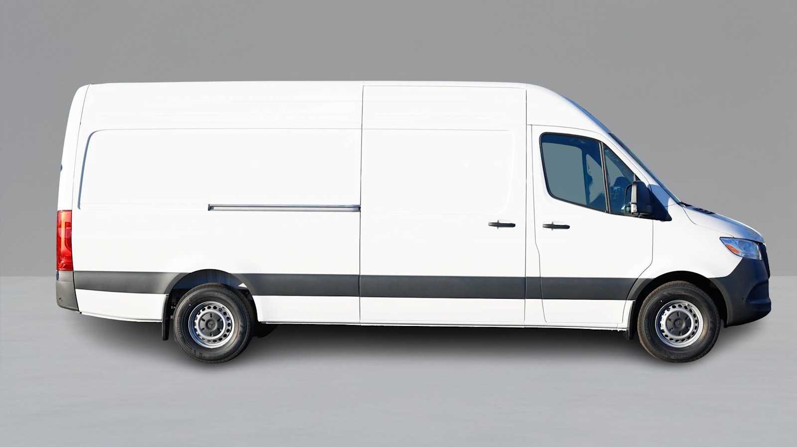 Thumbnail: 2026 Mercedes-Benz Sprinter - 3