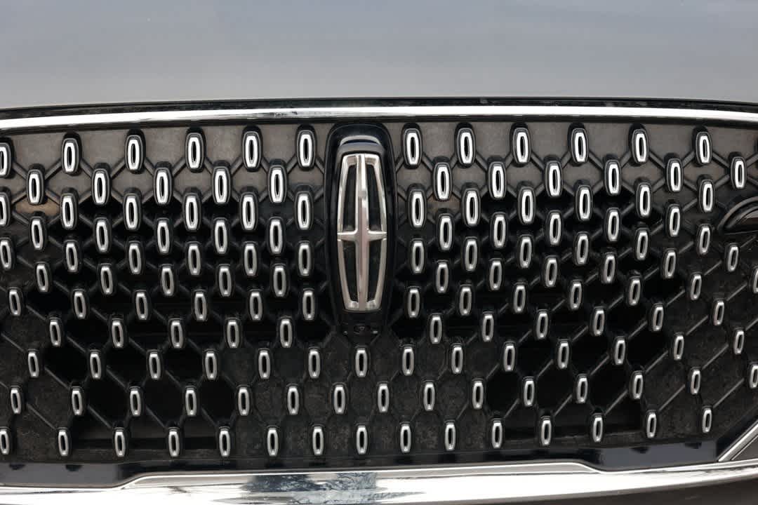 Thumbnail: 2025 Lincoln Aviator - 32