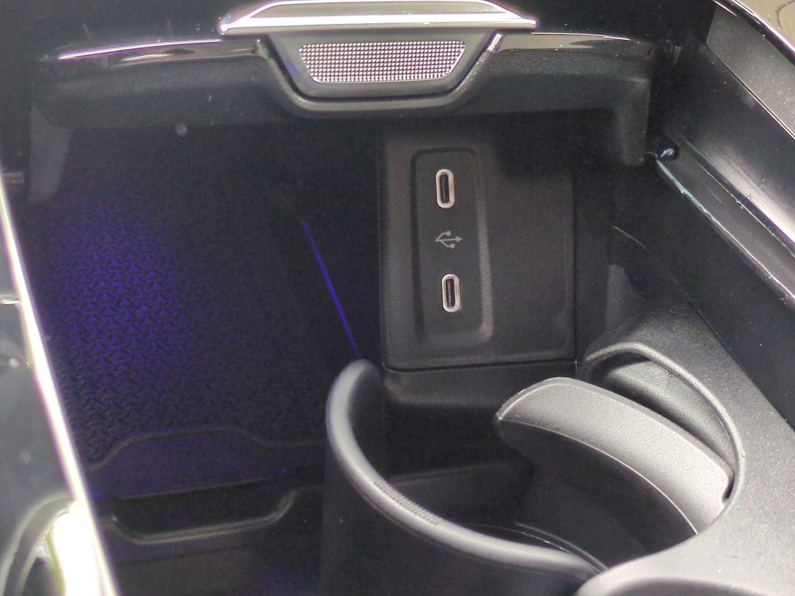 Thumbnail: 2025 Mercedes-Benz GLC - 34