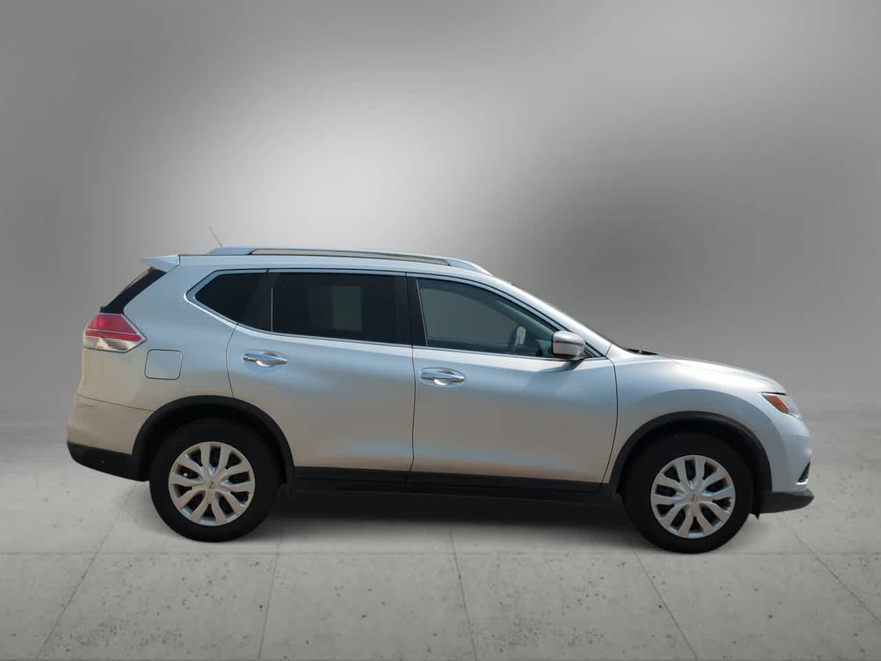 Thumbnail: 2016 Nissan Rogue - 9
