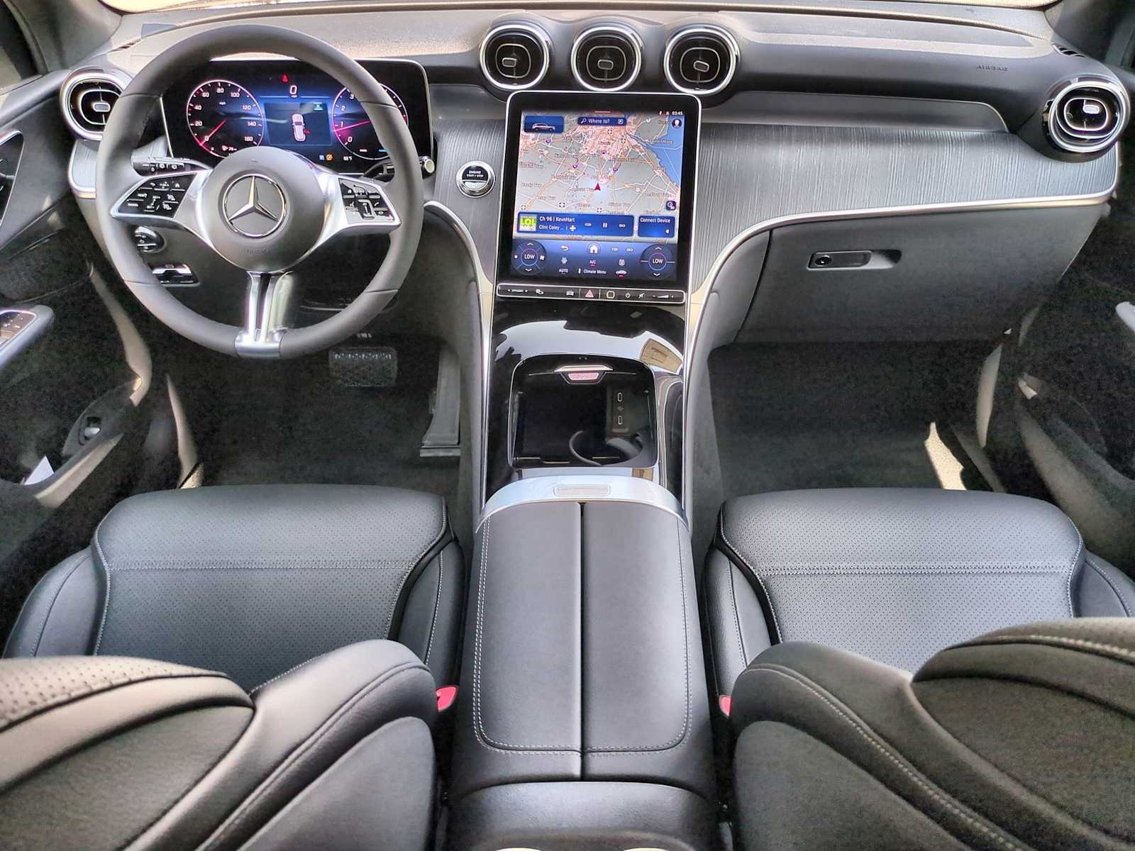 Thumbnail: 2025 Mercedes-Benz GLC - 16