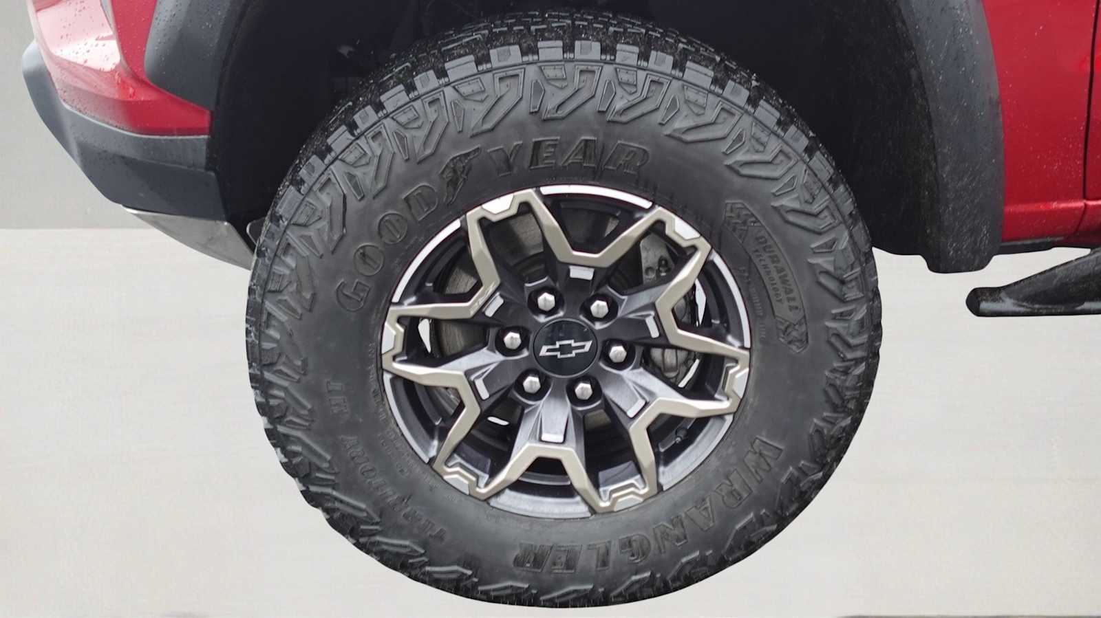 Thumbnail: 2024 Chevrolet Colorado - 9