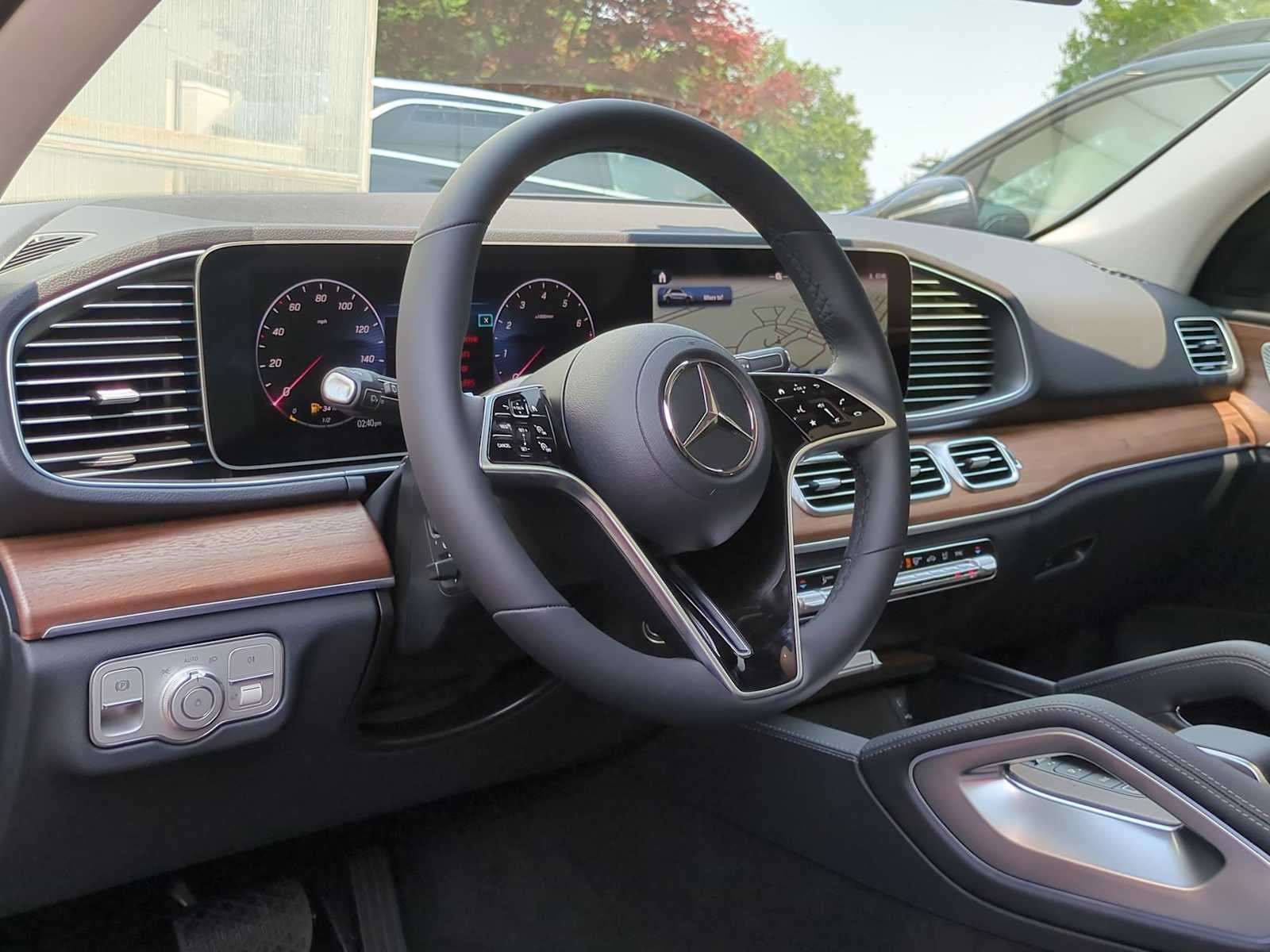 Thumbnail: 2025 Mercedes-Benz GLE - 10