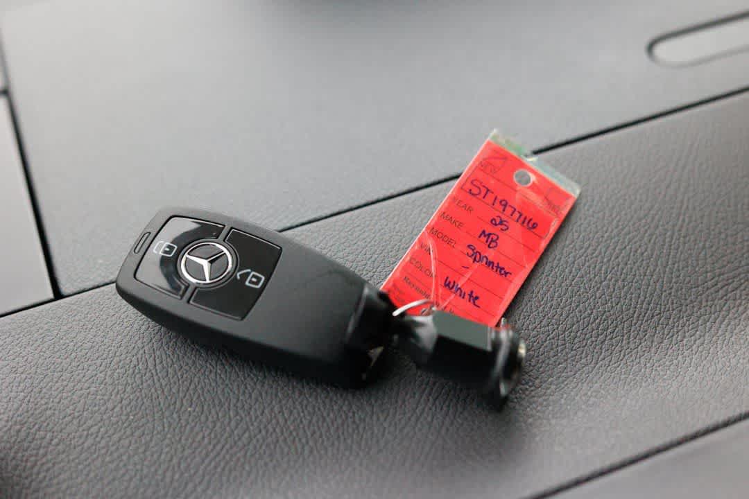 Thumbnail: 2025 Mercedes-Benz Sprinter - 27