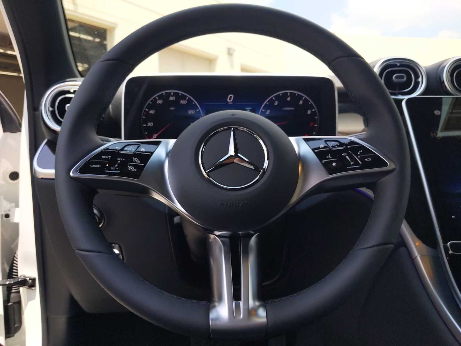 Thumbnail: 2025 Mercedes-Benz GLC - 23