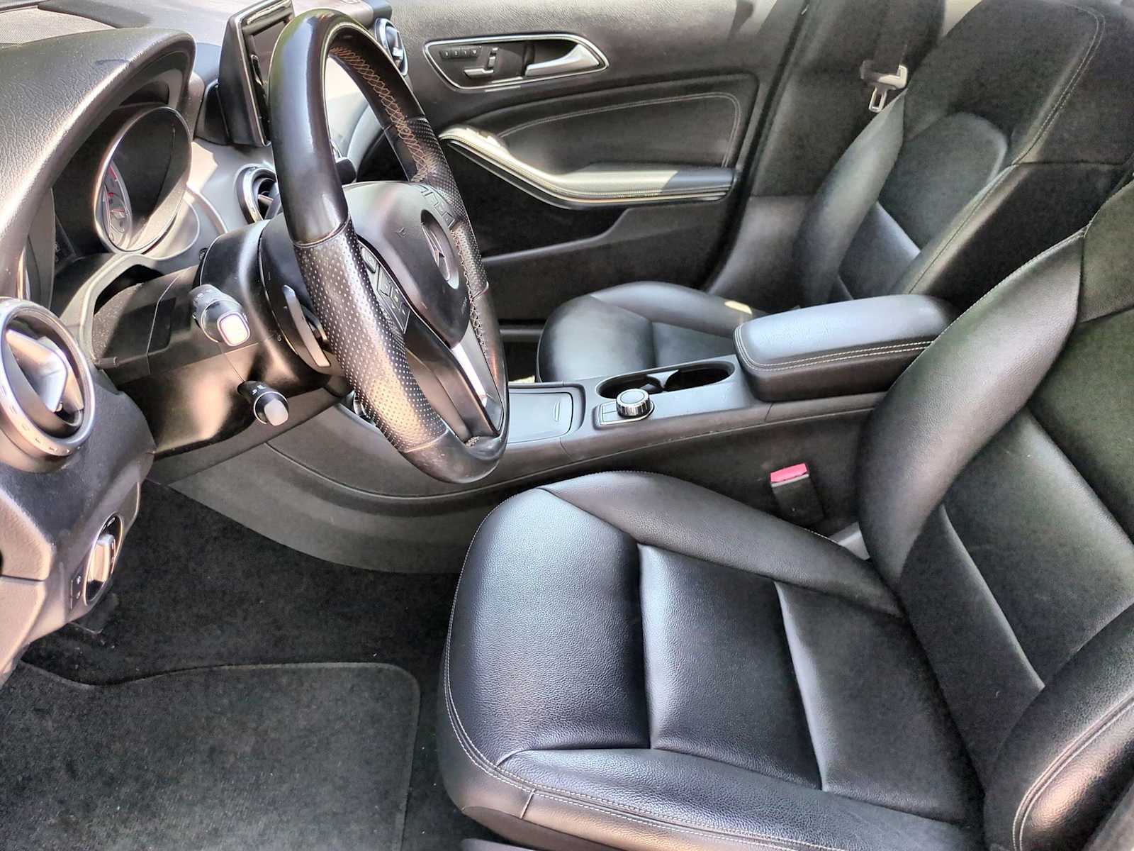 Thumbnail: 2015 Mercedes-Benz GLA - 17