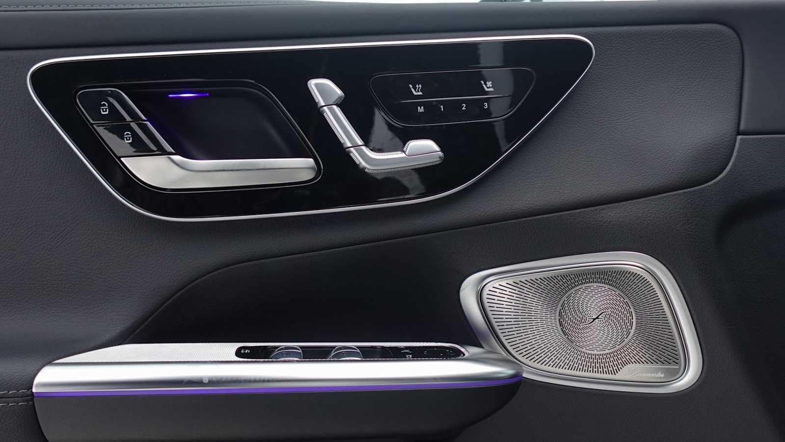 Thumbnail: 2025 Mercedes-Benz GLC - 22