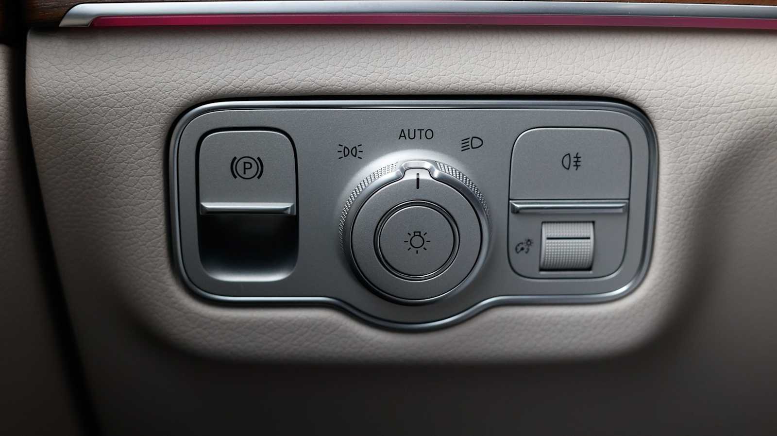 Thumbnail: 2025 Mercedes-Benz GLE - 28