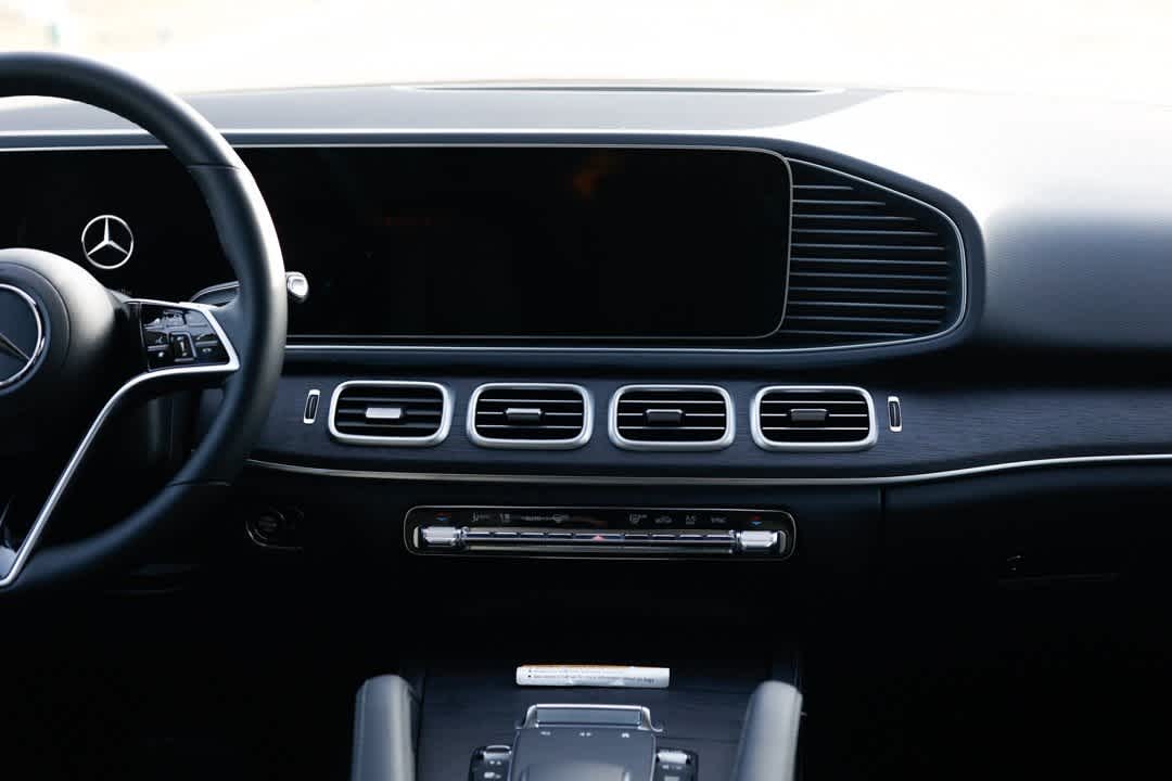 Thumbnail: 2026 Mercedes-Benz GLE - 28