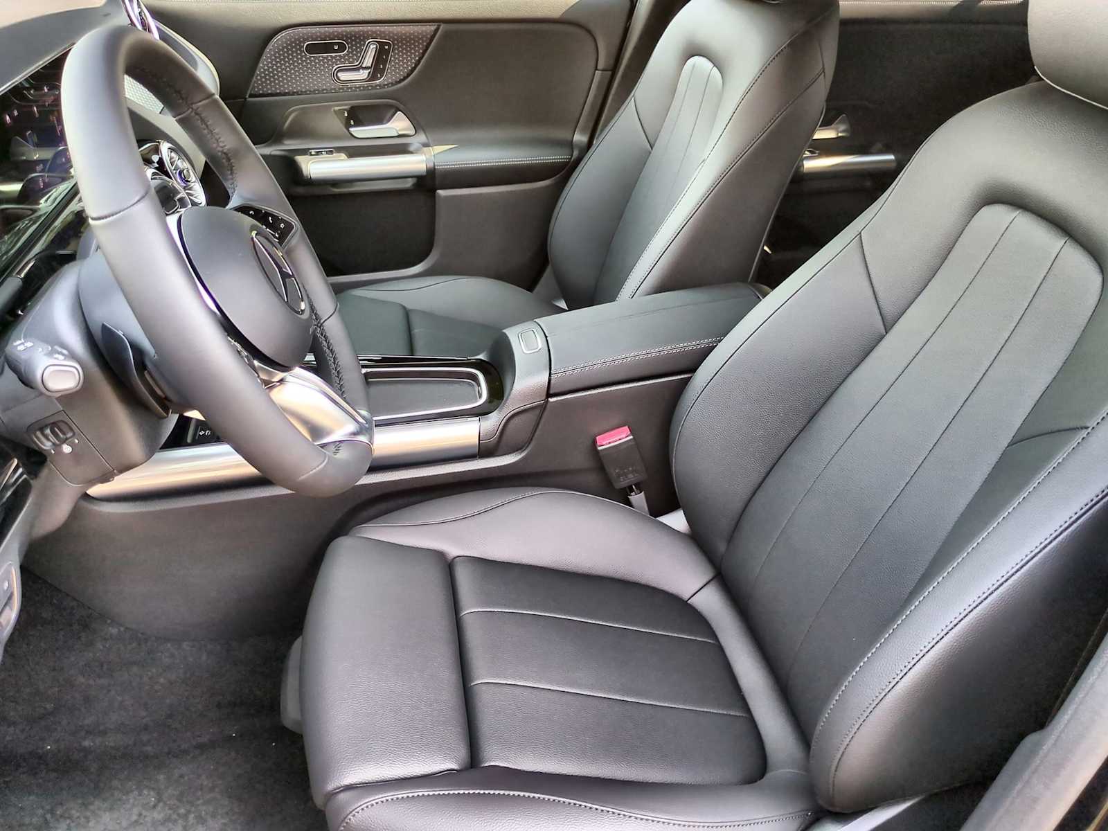 Thumbnail: 2025 Mercedes-Benz GLA - 17