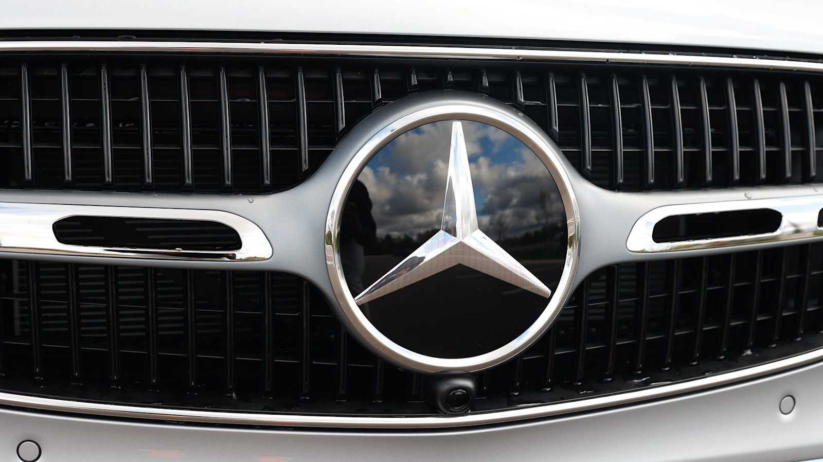 Thumbnail: 2026 Mercedes-Benz GLC - 10