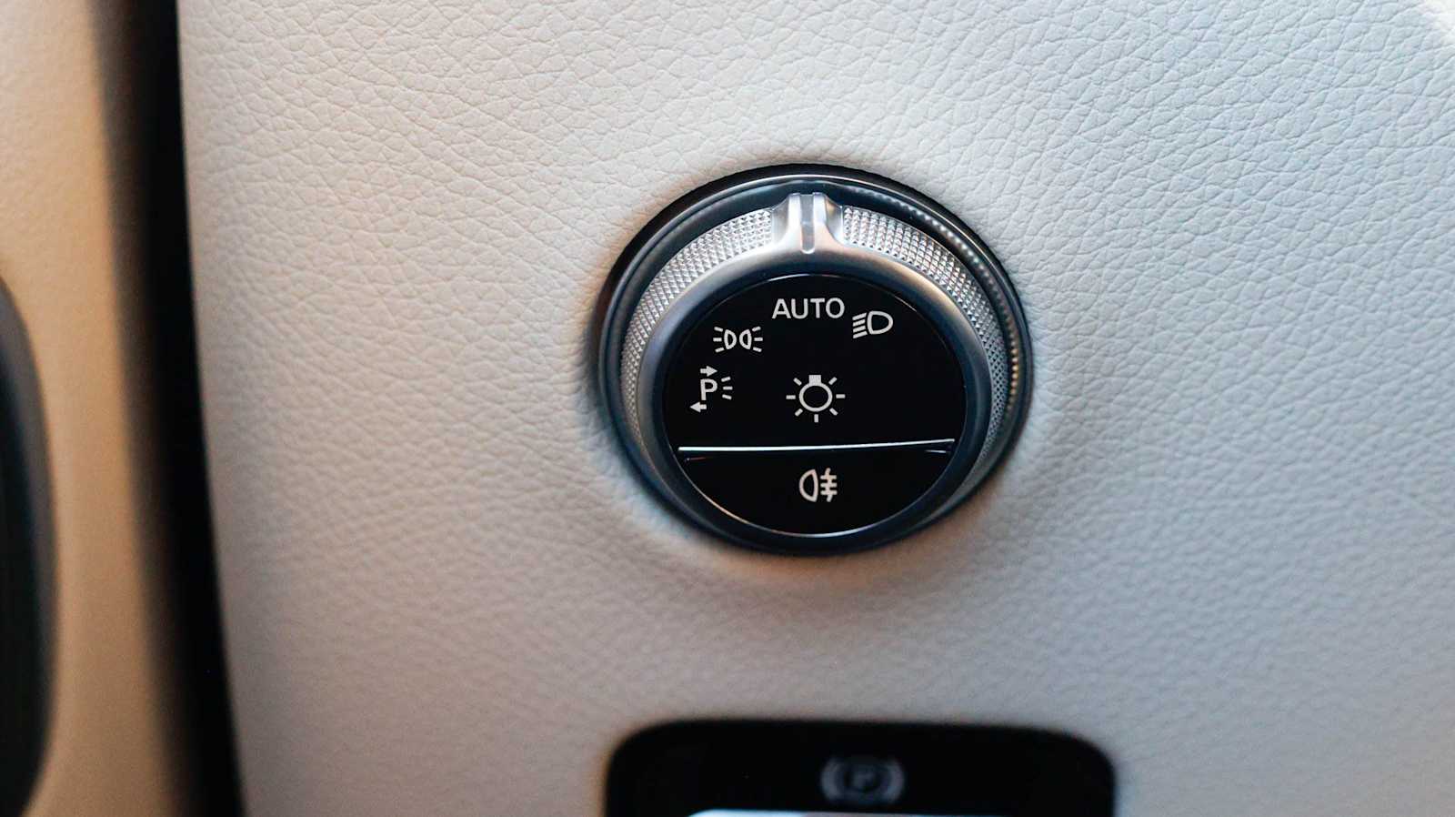 Thumbnail: 2026 Mercedes-Benz GLC - 28