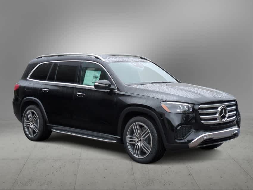 2025 Mercedes Benz GLS 450 4MATIC photo 2
