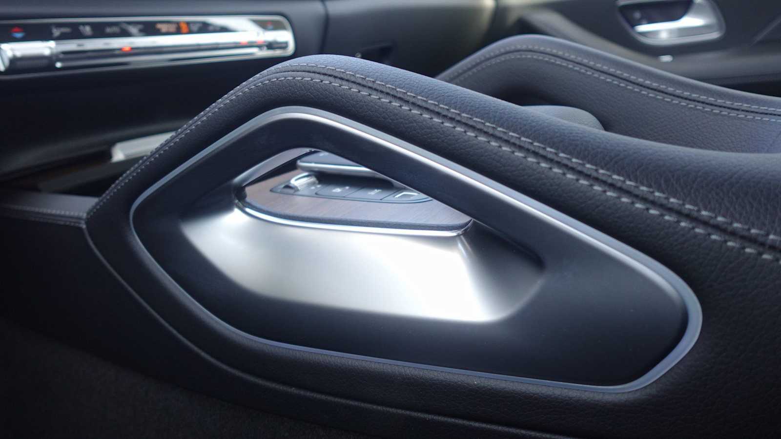 Thumbnail: 2026 Mercedes-Benz GLE - 38