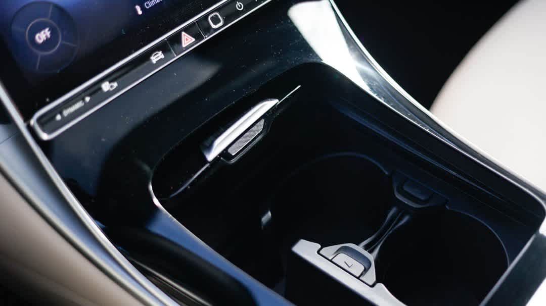 Thumbnail: 2025 Mercedes-Benz C-Class - 31