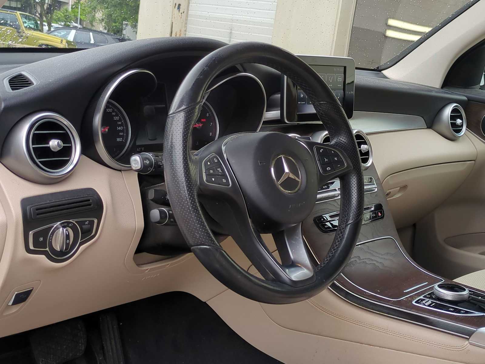 Thumbnail: 2018 Mercedes-Benz GLC - 10