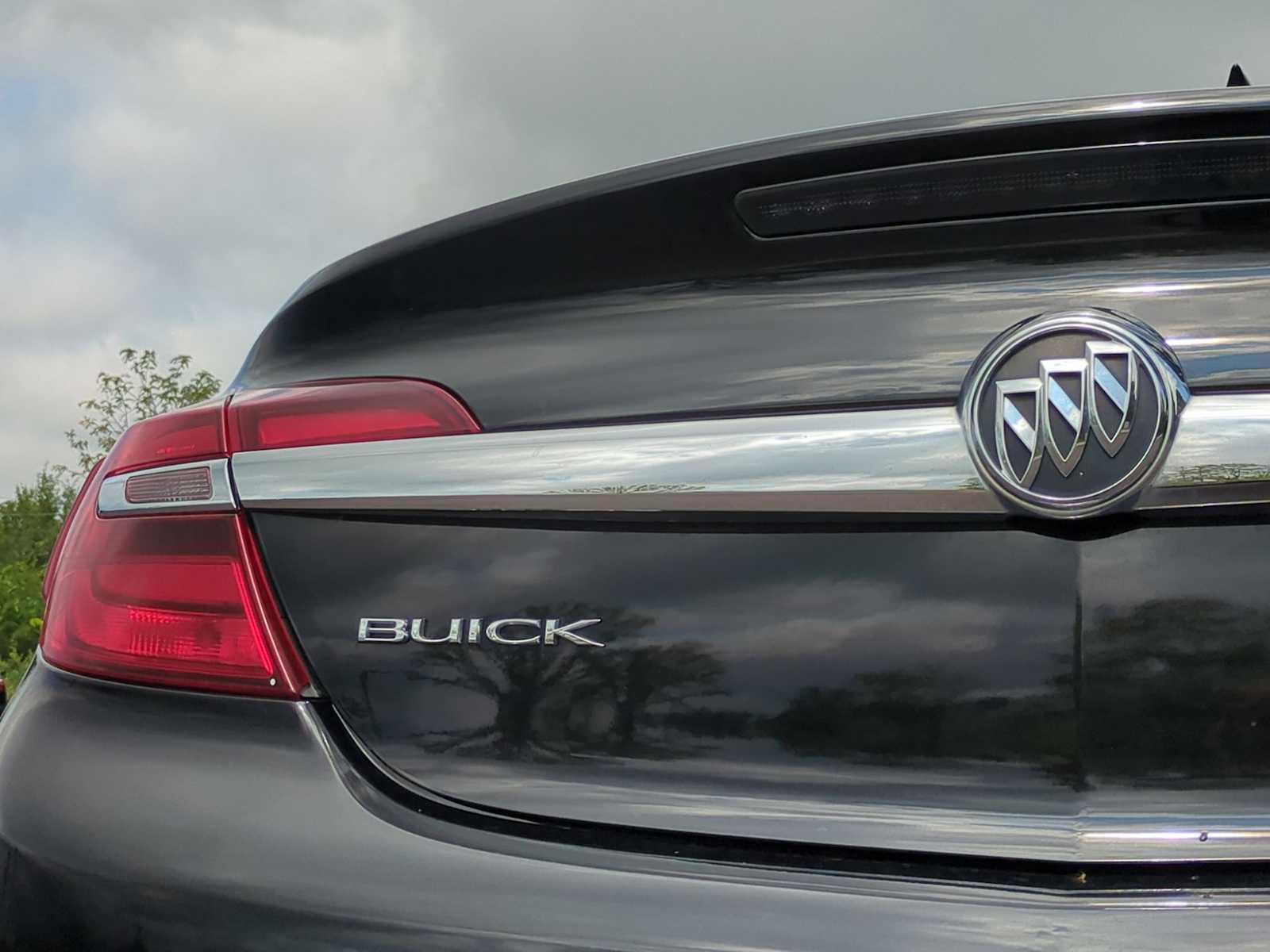 Thumbnail: 2017 Buick Regal - 12