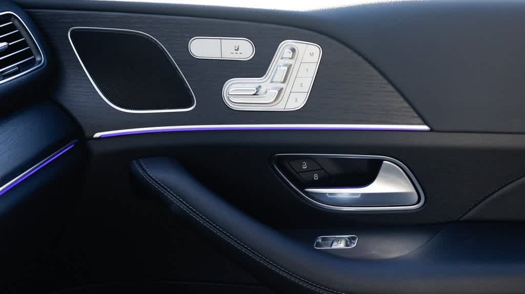 Thumbnail: 2025 Mercedes-Benz GLE - 25