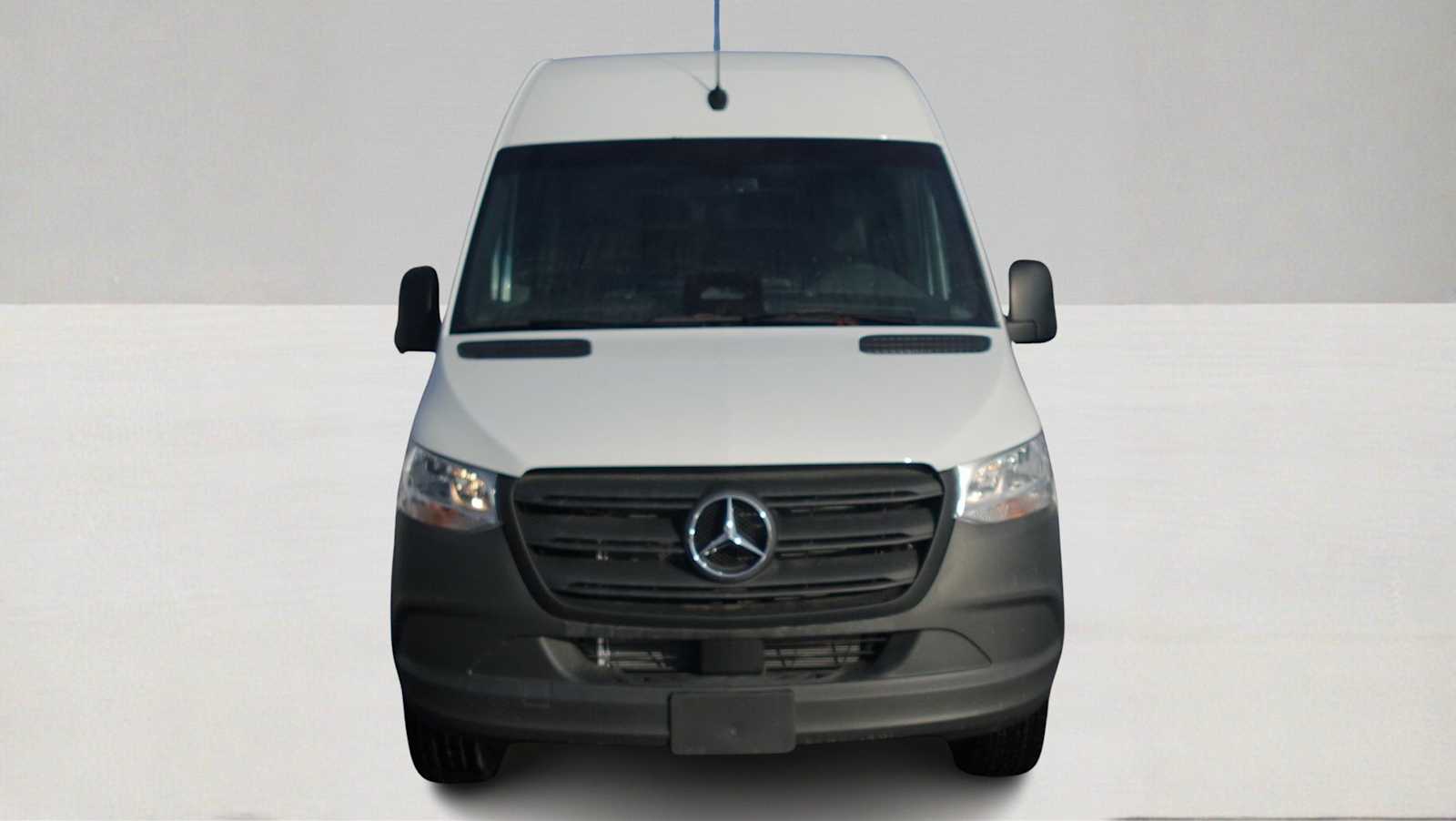 Thumbnail: 2025 Mercedes-Benz Sprinter - 2