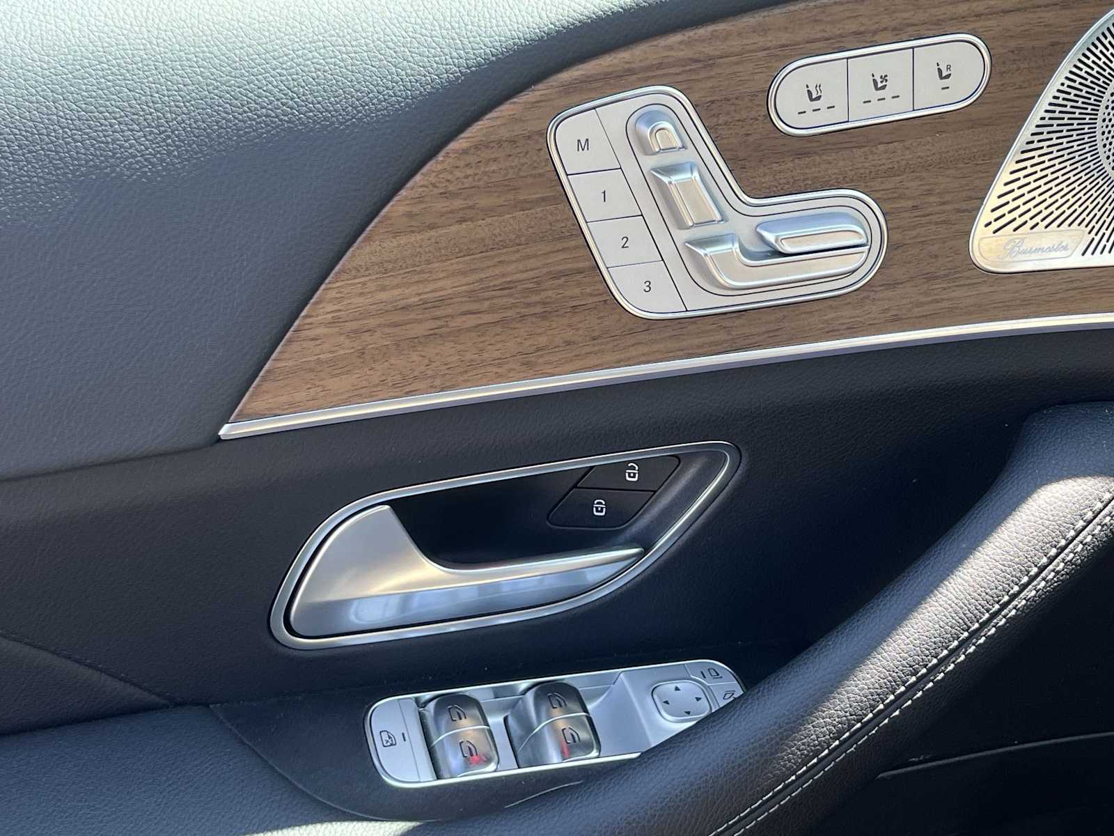 Thumbnail: 2026 Mercedes-Benz GLE - 31