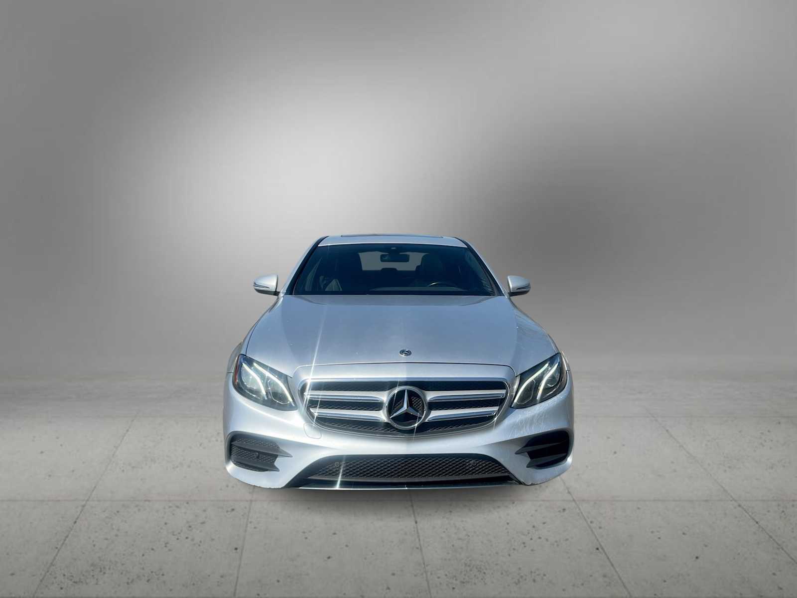 Thumbnail: 2017 Mercedes-Benz E-Class - 3