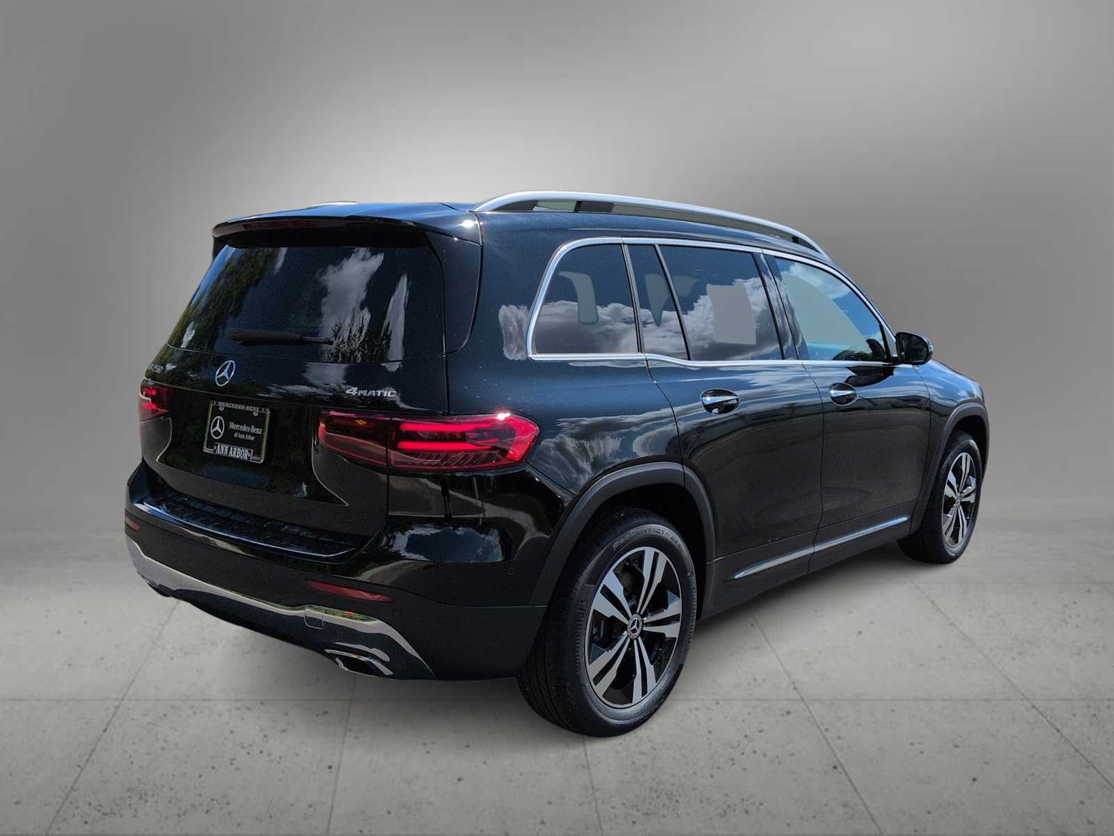 Thumbnail: 2026 Mercedes-Benz GLB - 8