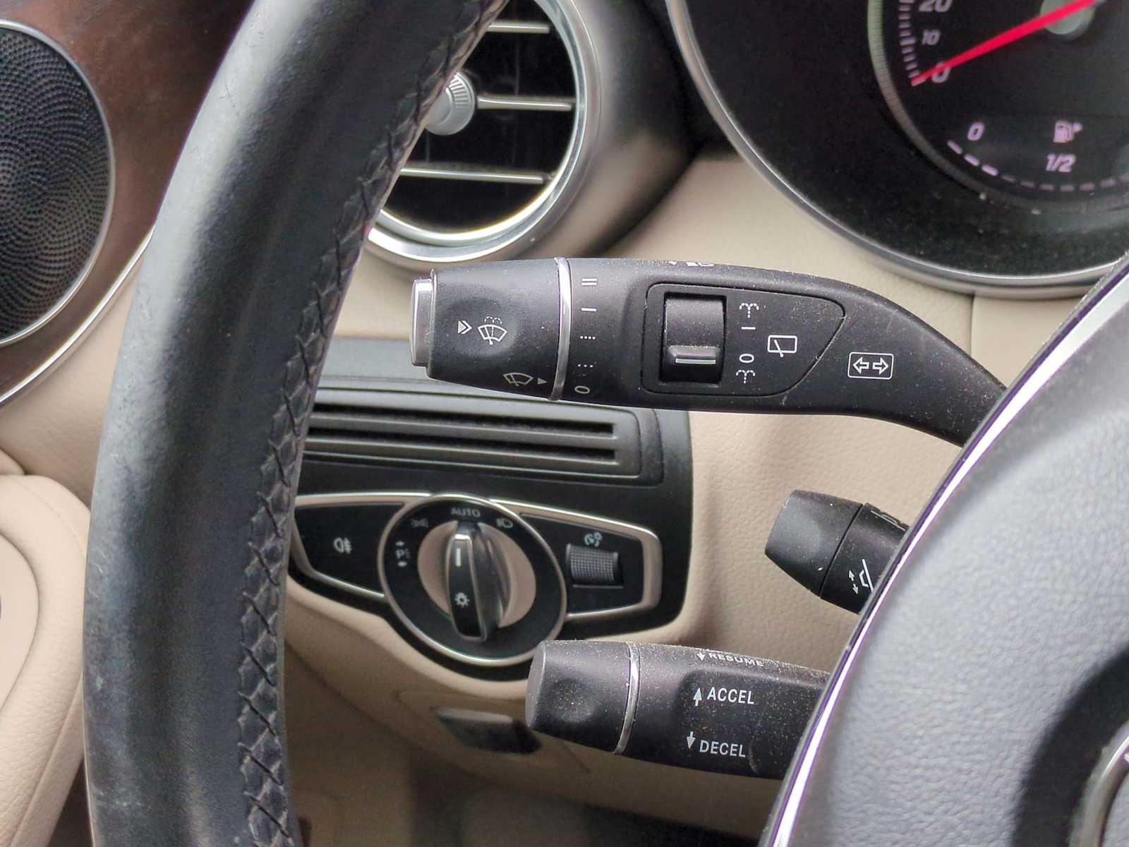 Thumbnail: 2018 Mercedes-Benz GLC - 26