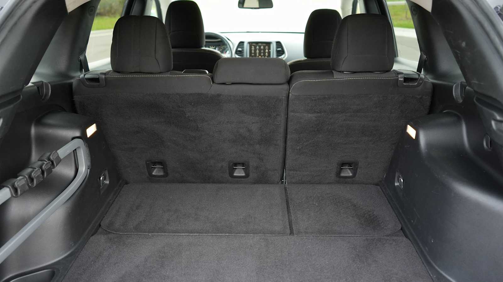 Thumbnail: 2016 Jeep Cherokee - 47