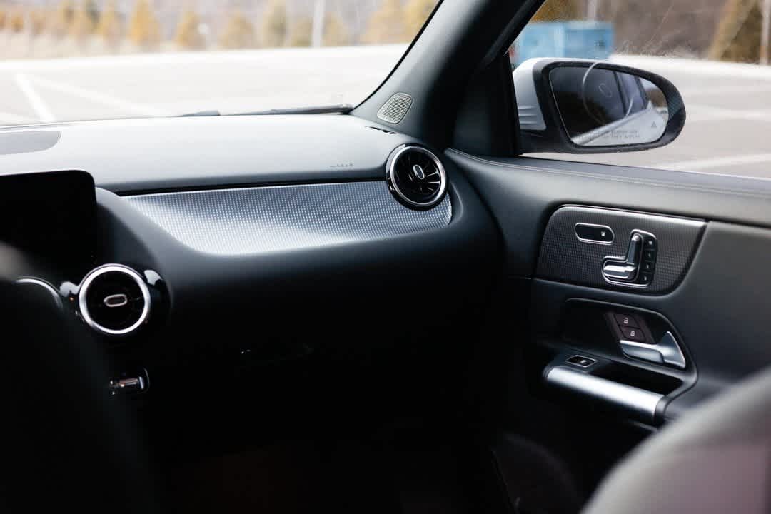 Thumbnail: 2023 Mercedes-Benz GLA - 18