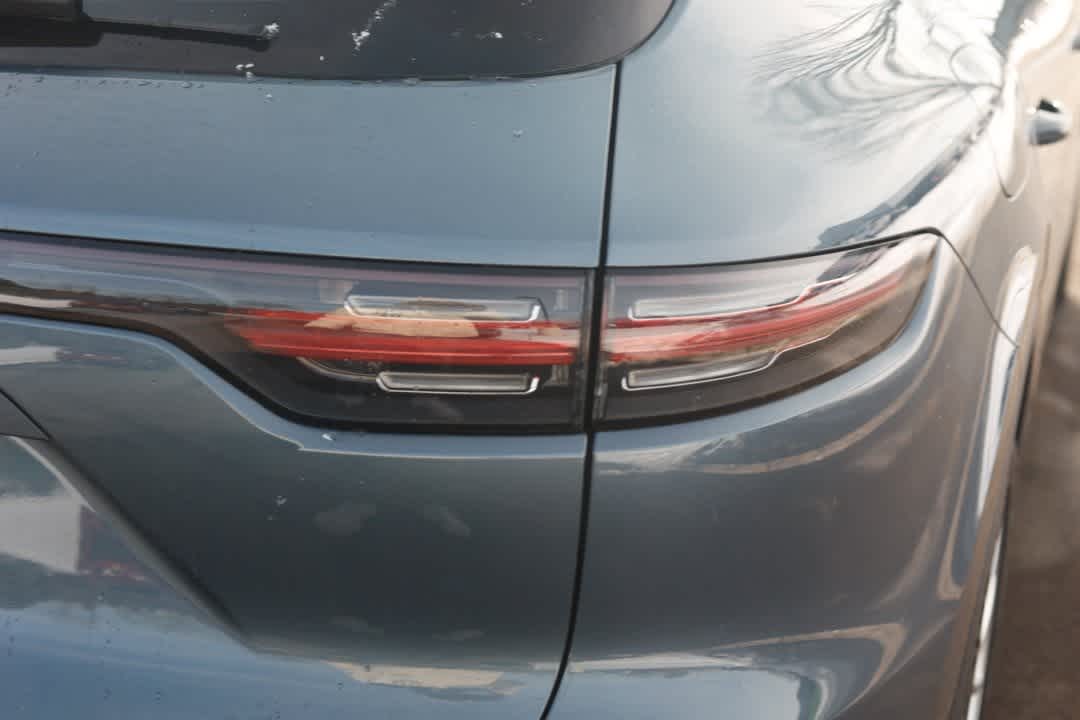 Thumbnail: 2020 Porsche Cayenne - 28