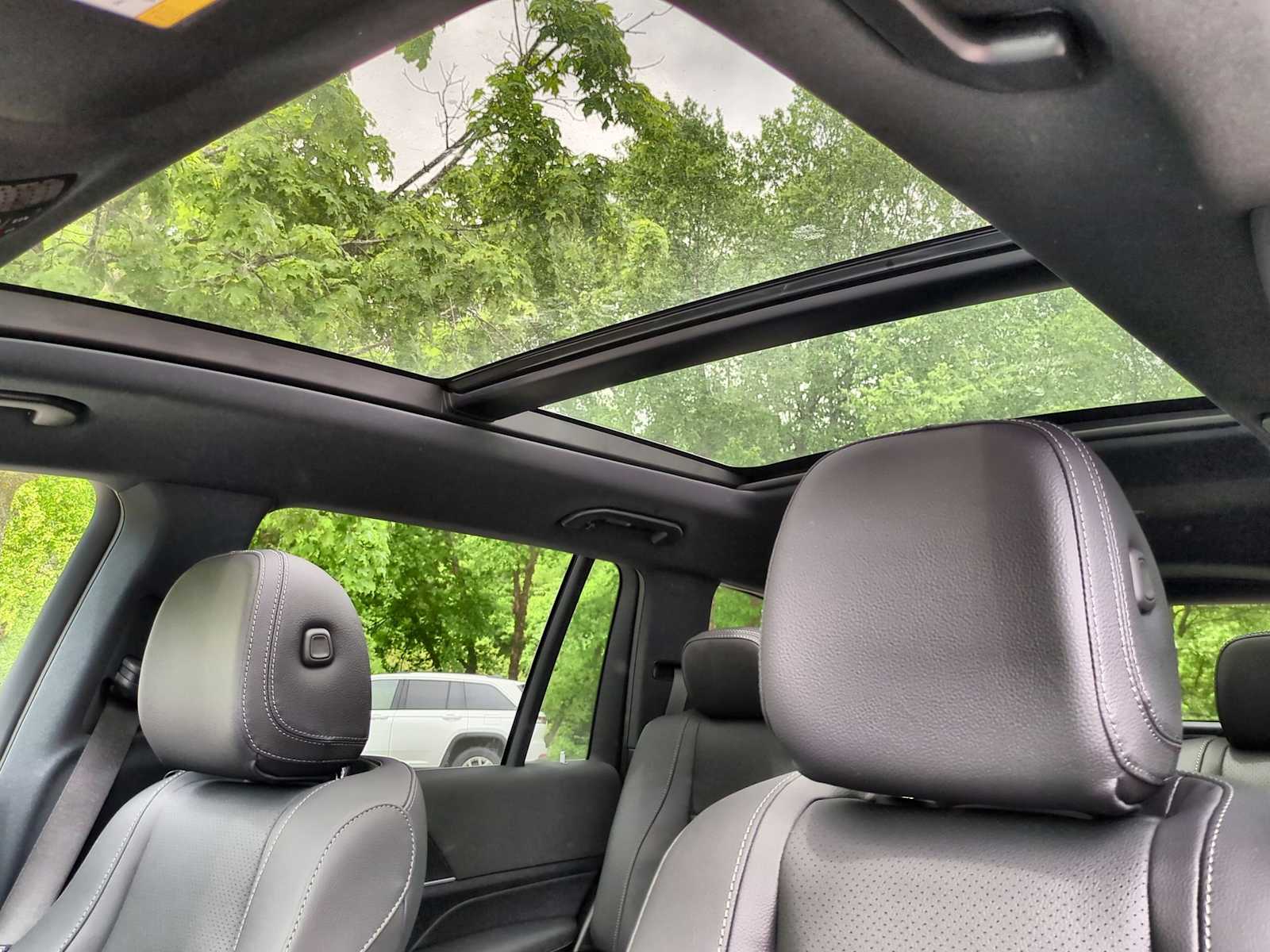 Thumbnail: 2025 Mercedes-Benz GLS - 19