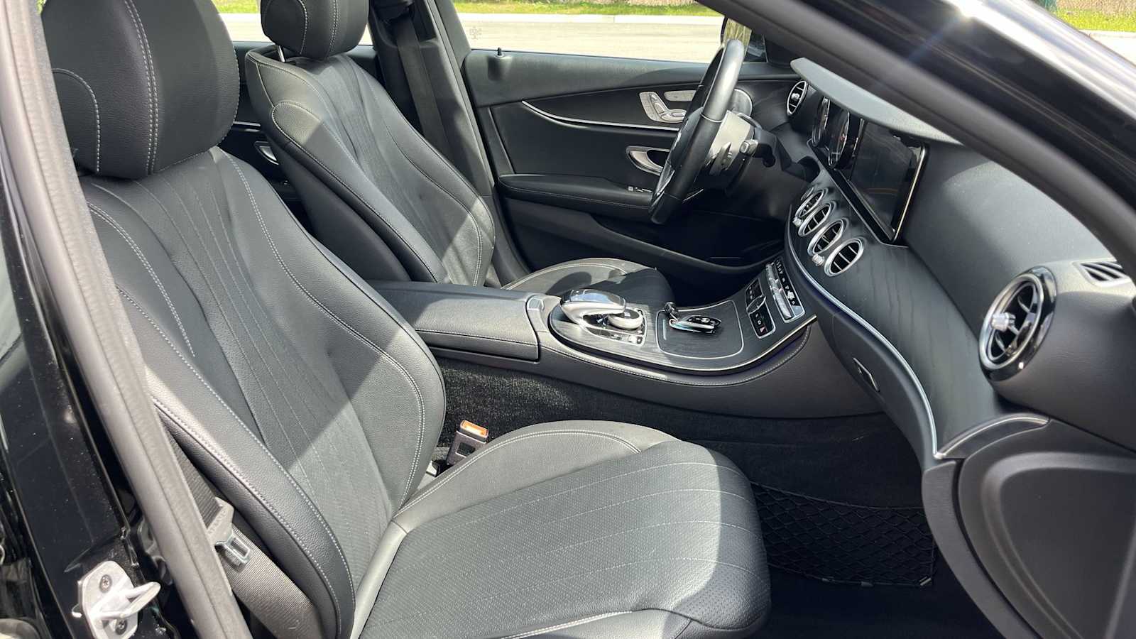 Thumbnail: 2019 Mercedes-Benz E-Class - 11