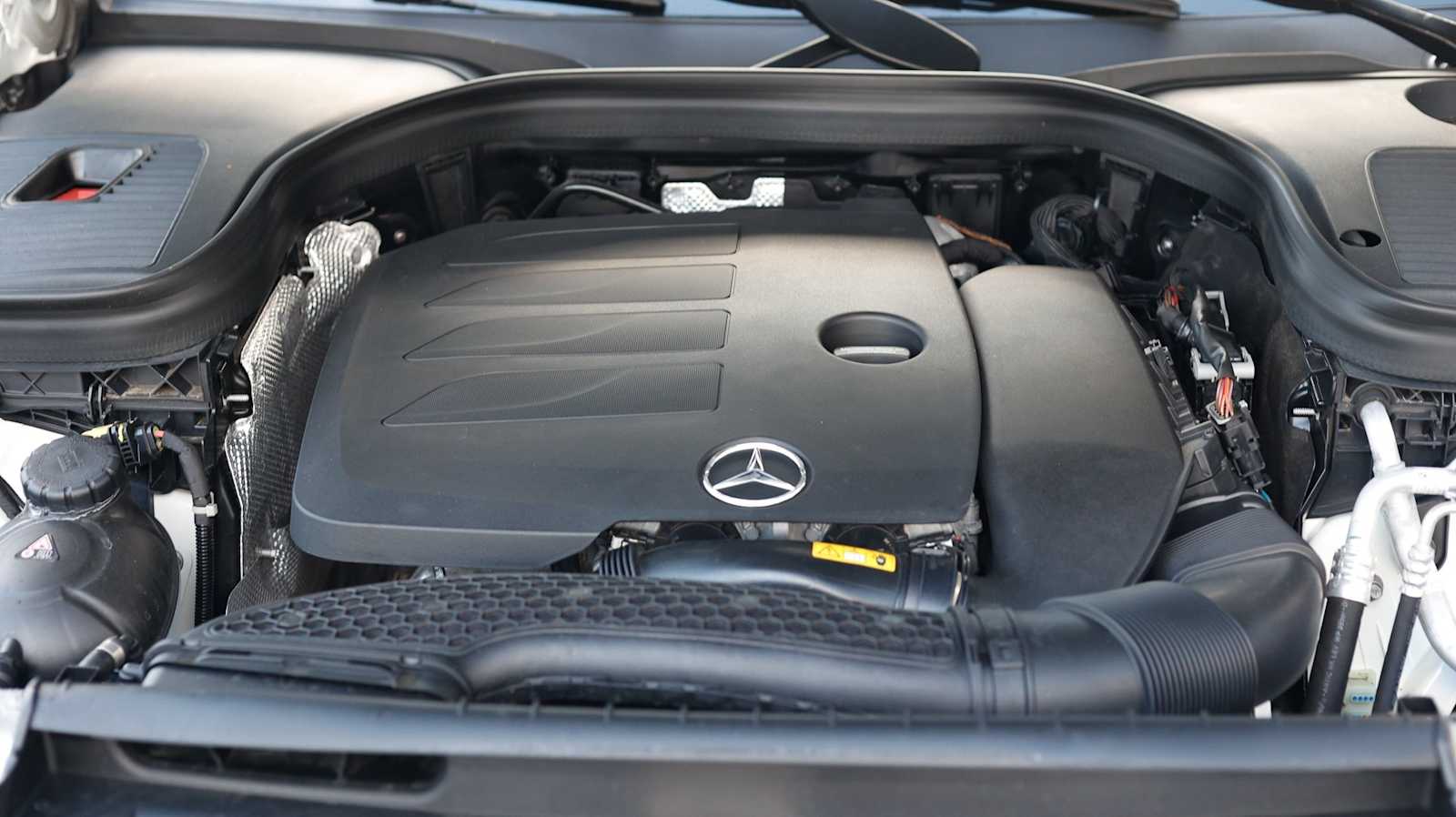 Thumbnail: 2022 Mercedes-Benz GLC - 38