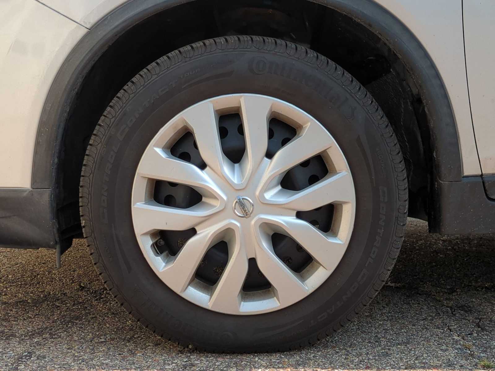 Thumbnail: 2016 Nissan Rogue - 14