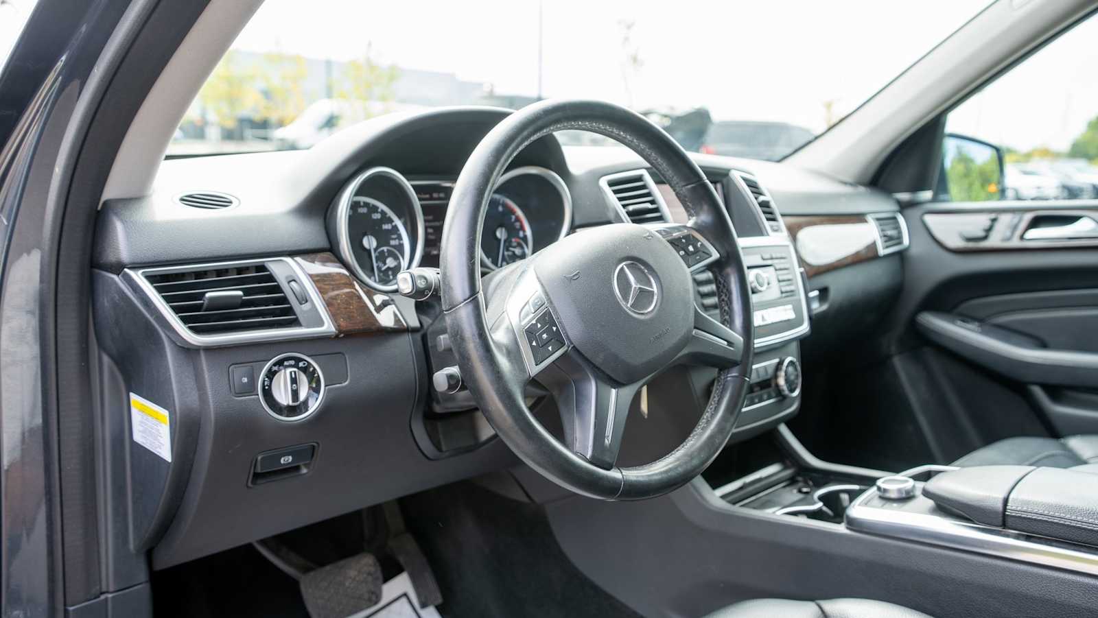 Thumbnail: 2013 Mercedes-Benz M-Class - 9