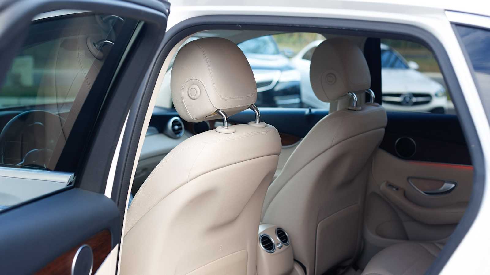 Thumbnail: 2022 Mercedes-Benz GLC - 33