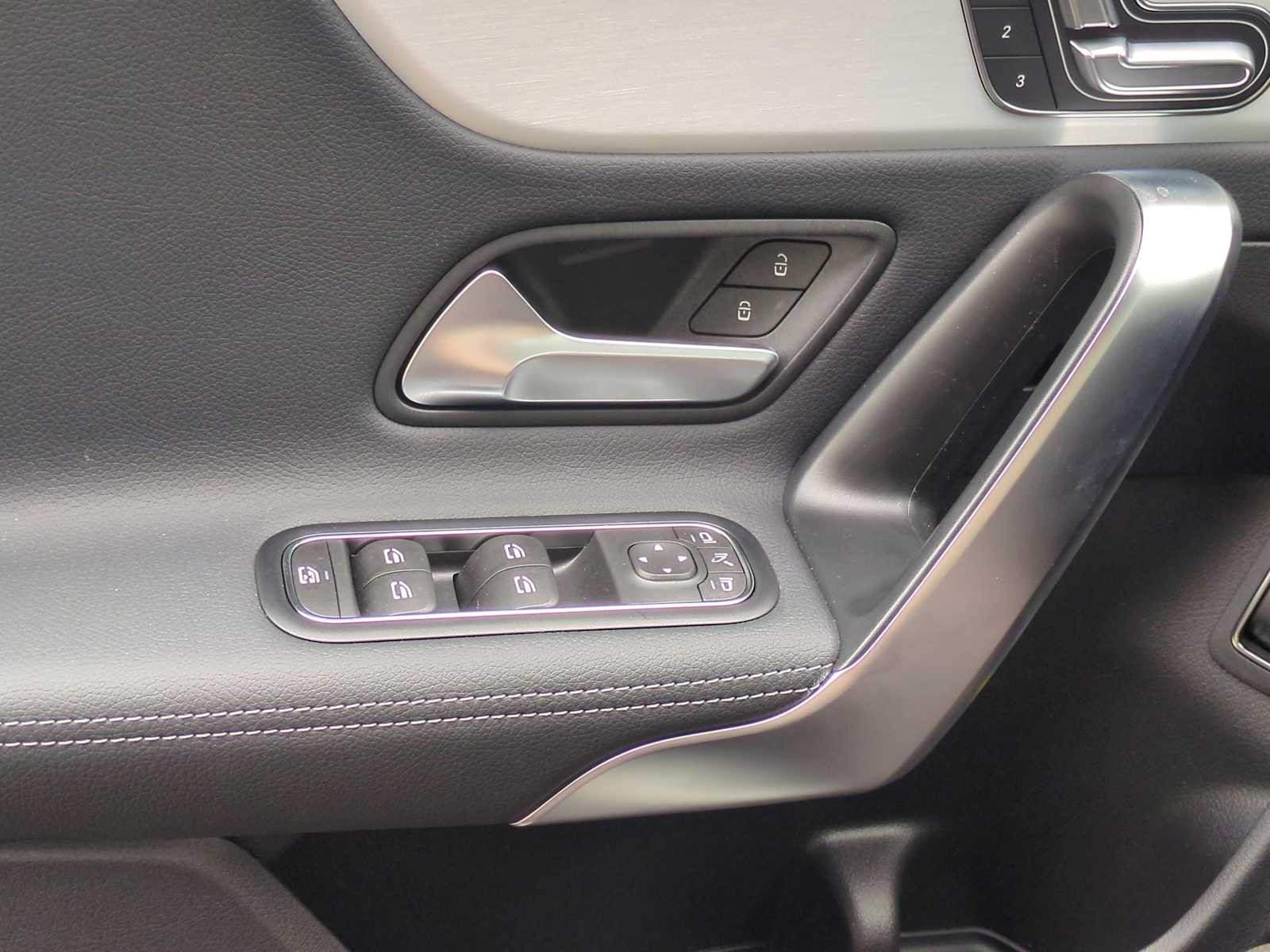 Thumbnail: 2025 Mercedes-Benz CLA - 28