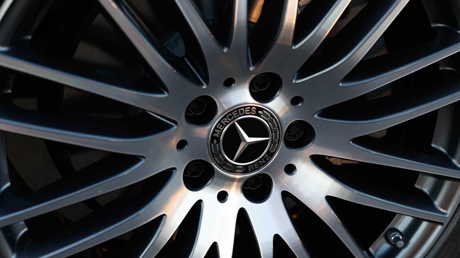 Thumbnail: 2026 Mercedes-Benz GLC - 21