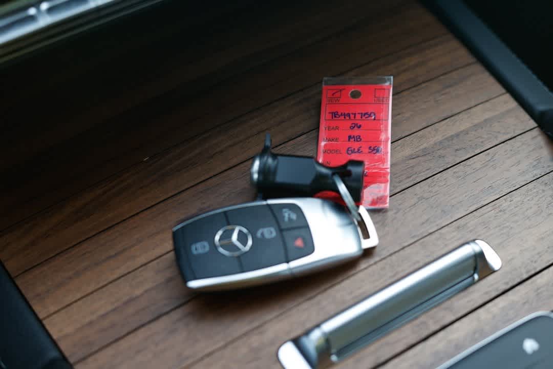 Thumbnail: 2026 Mercedes-Benz GLE - 31