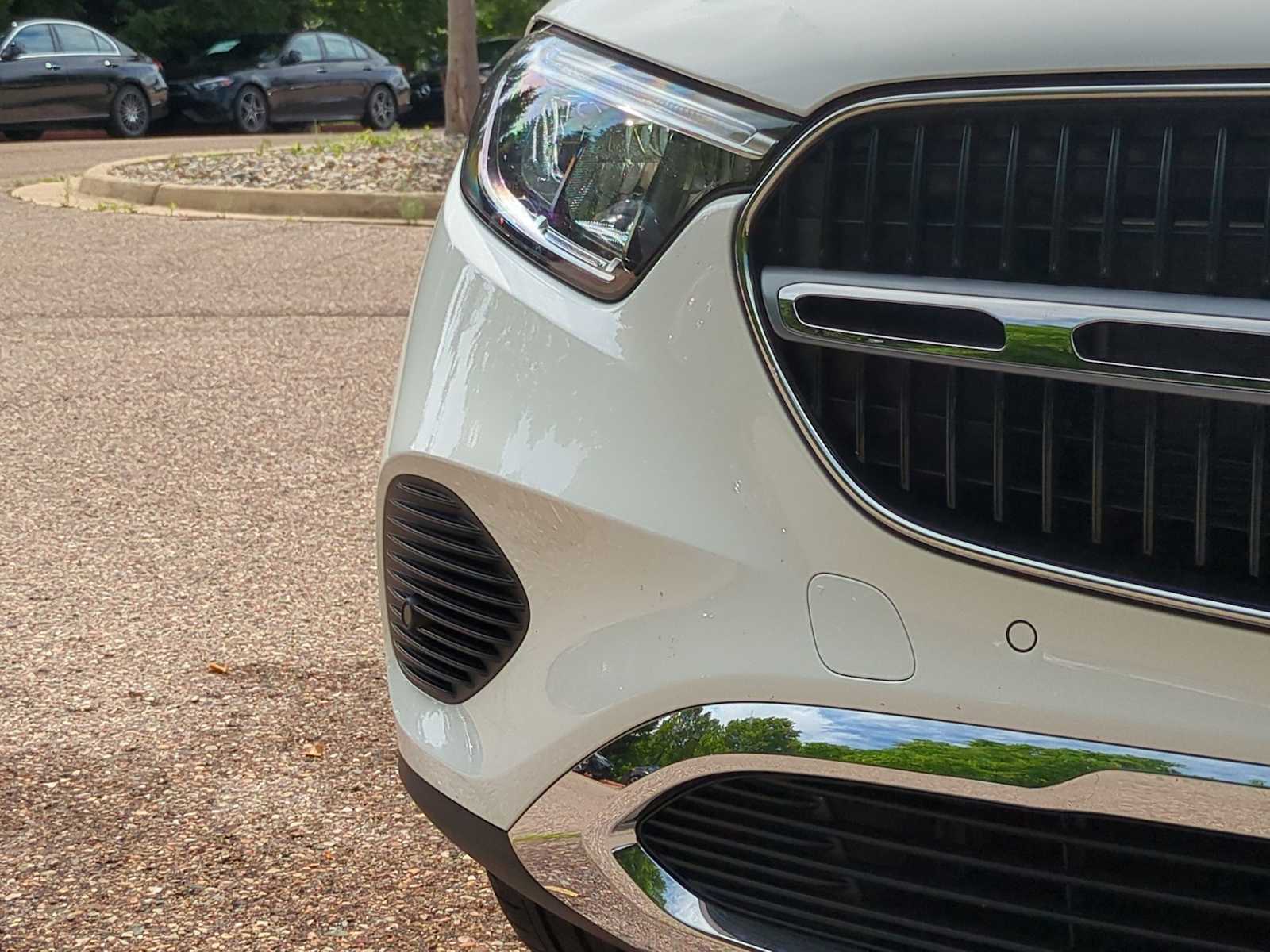 Thumbnail: 2025 Mercedes-Benz GLC - 11