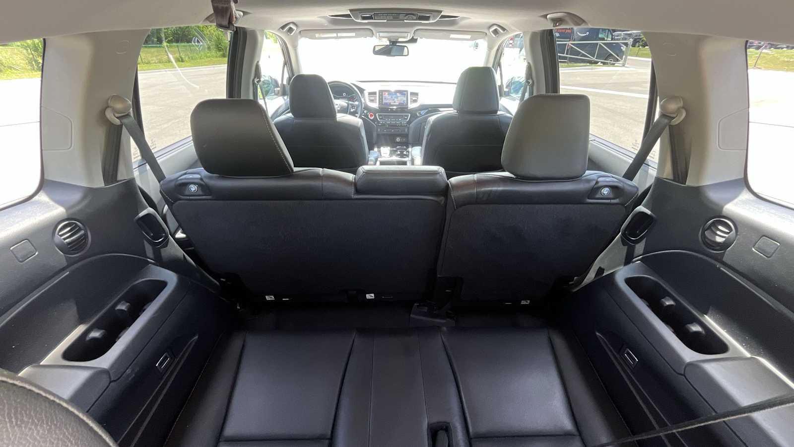 Thumbnail: 2017 Honda Pilot - 13