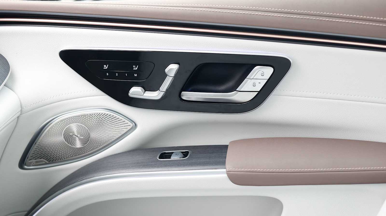 Thumbnail: 2023 Mercedes-Benz EQS - 32